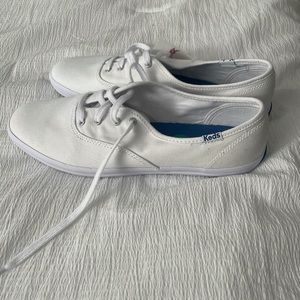 NWT White Keds Sz. 8